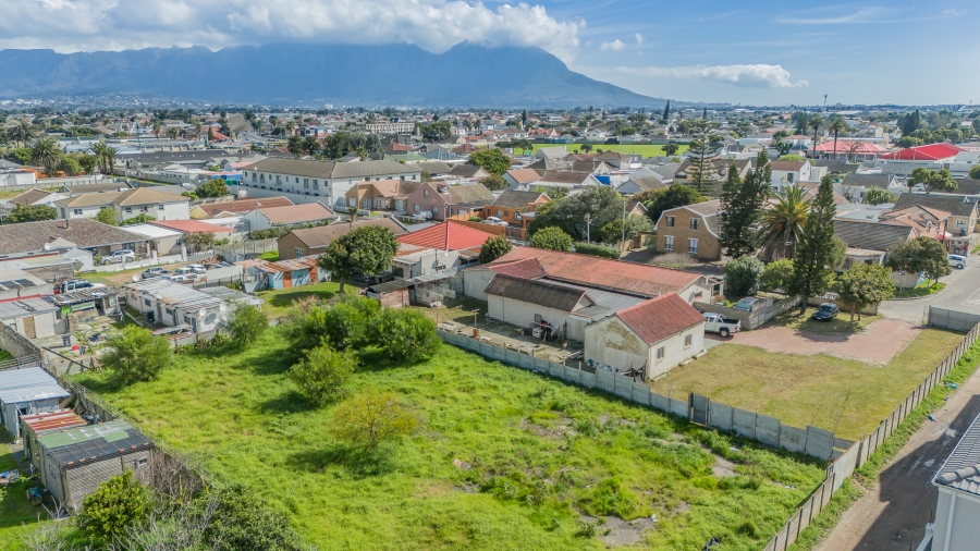7 Bedroom Property for Sale in Wetton Western Cape